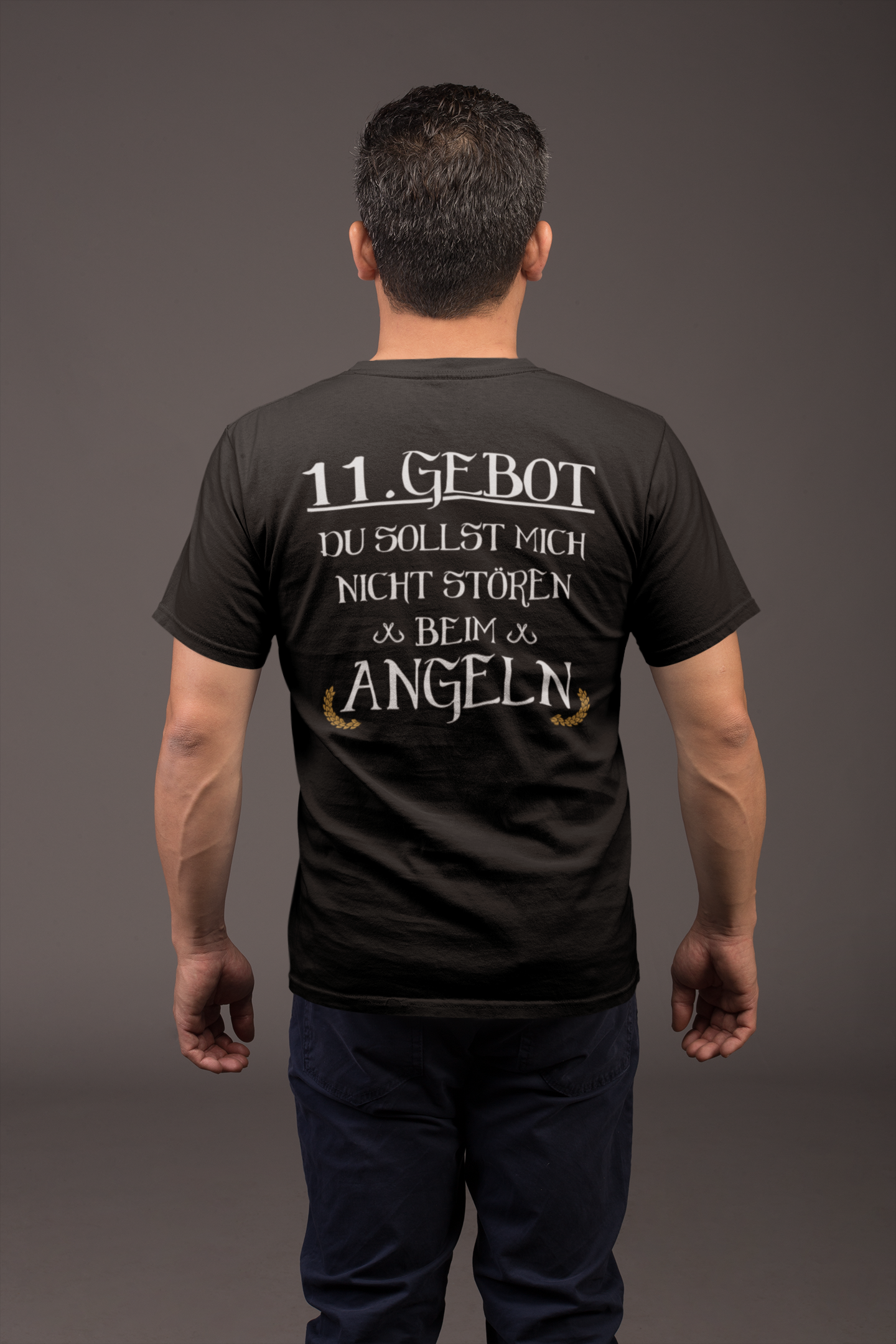 11 GEBOT DU SOLLST MICH NICHT STÖREN BEIM ANGELN - RÜCKENDRUCK  - T-Shirt
